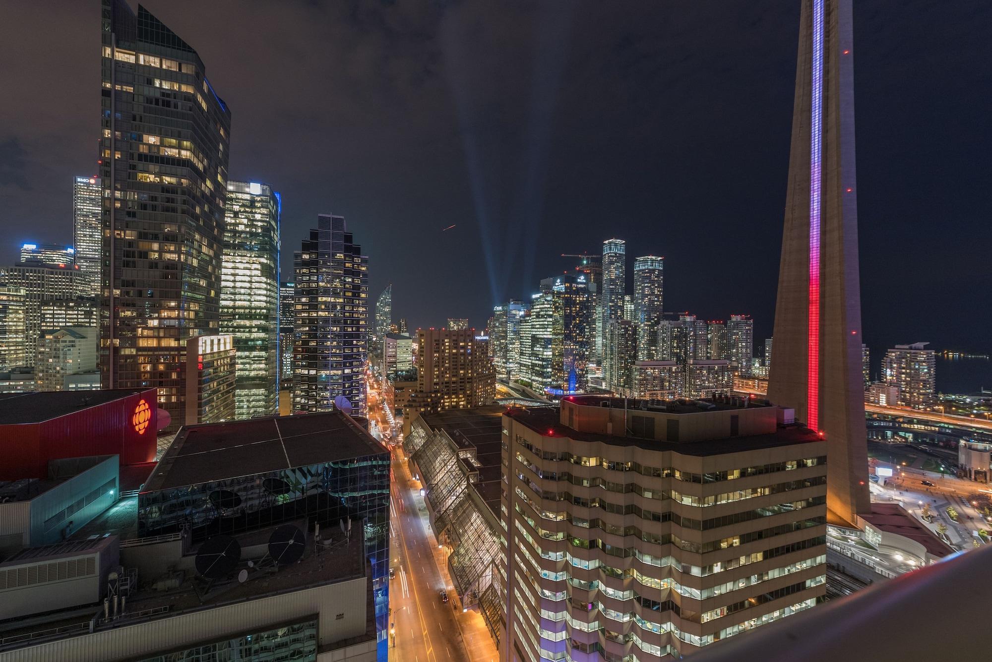 Grand Royal Condos - Cn Tower Toronto Ngoại thất bức ảnh