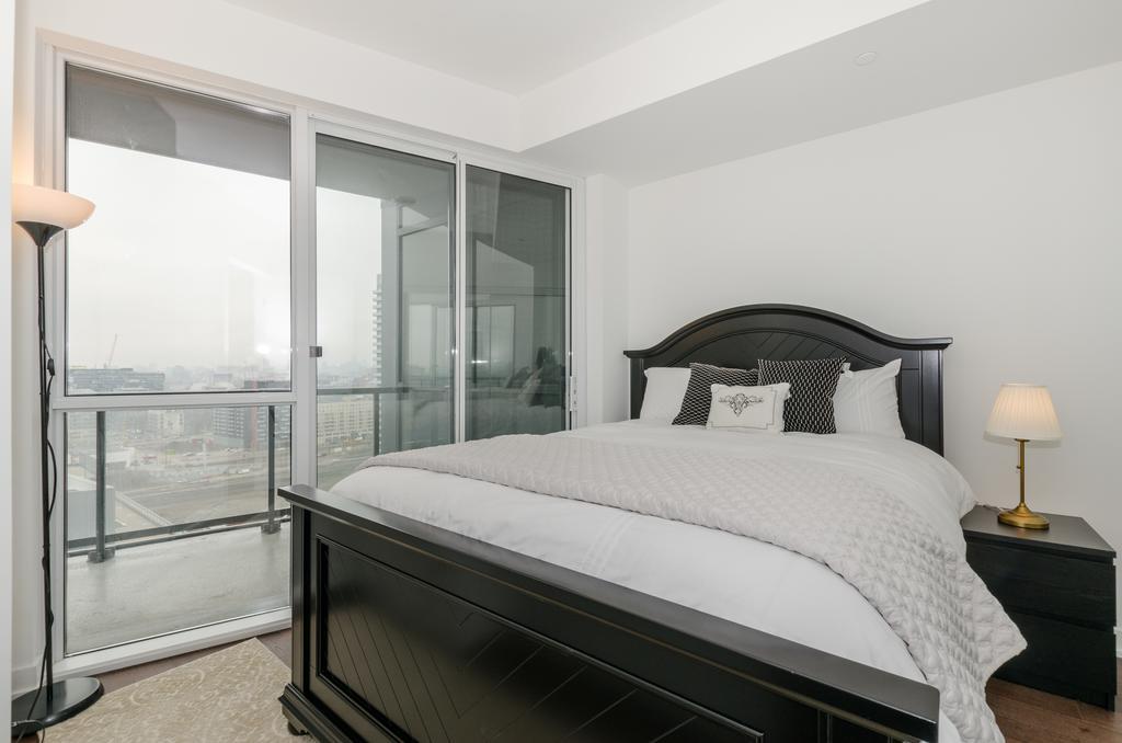Grand Royal Condos - Cn Tower Toronto Ngoại thất bức ảnh